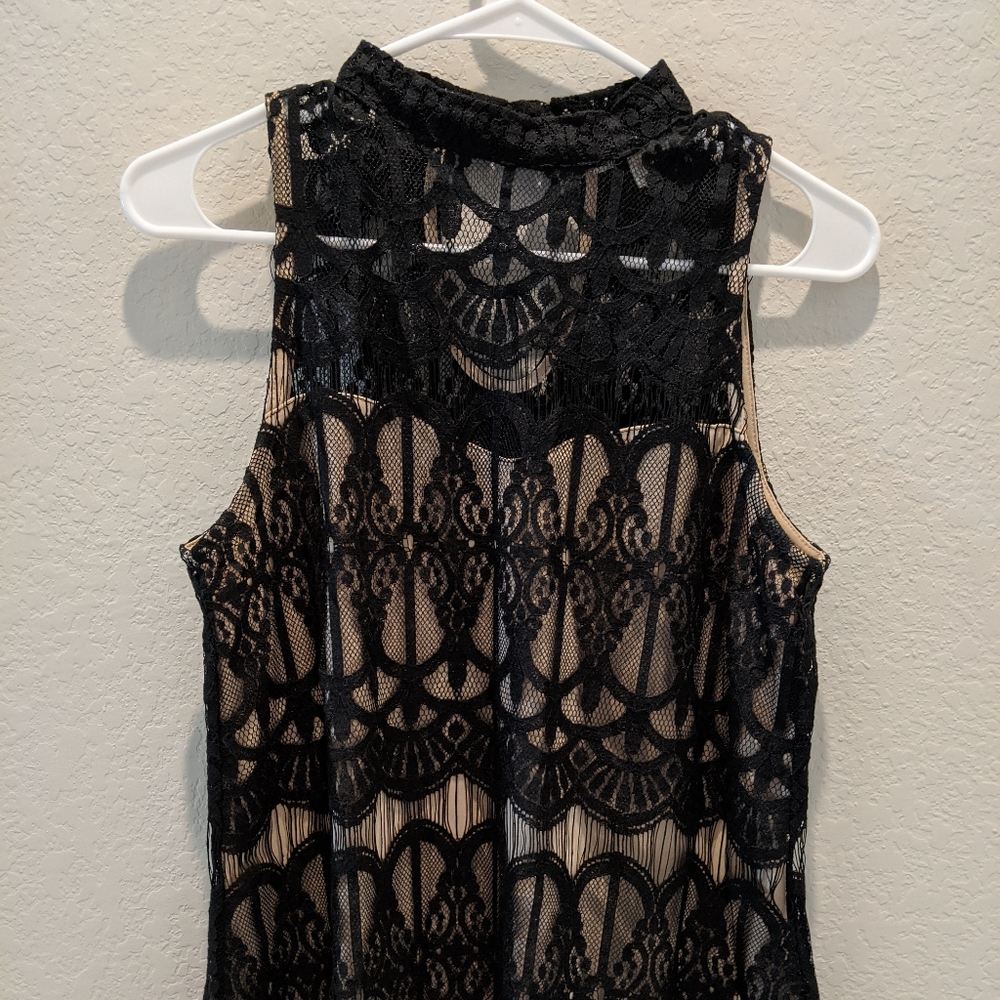 Lacey black top